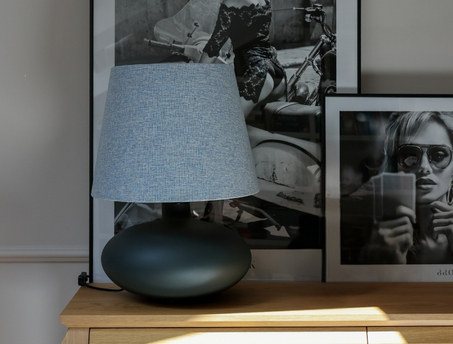 SAWA CLASSIC– lampa stołowa, która łączy piękno detalu z codzienną funkcjonalnością